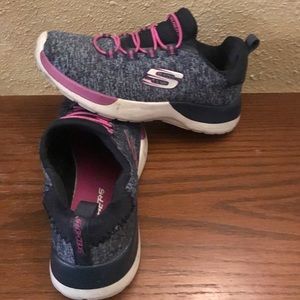 Girls Skecher 13C shoe